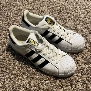 Adidas superstars